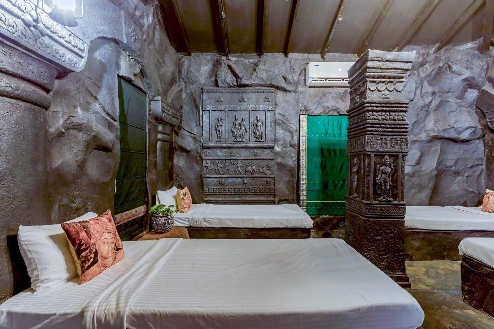 Dio Regaalo Theme Resort, Ratnāgiri Esterno foto