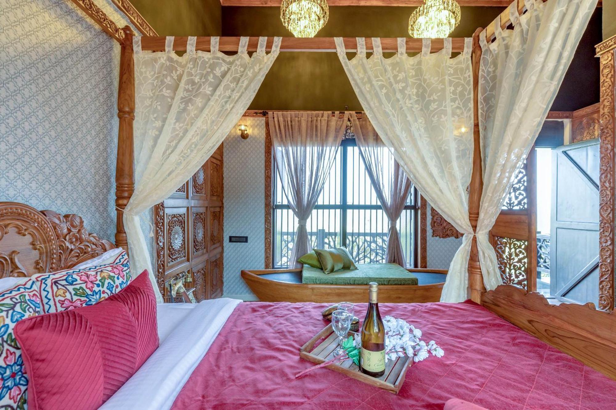Dio Regaalo Theme Resort, Ratnāgiri Esterno foto